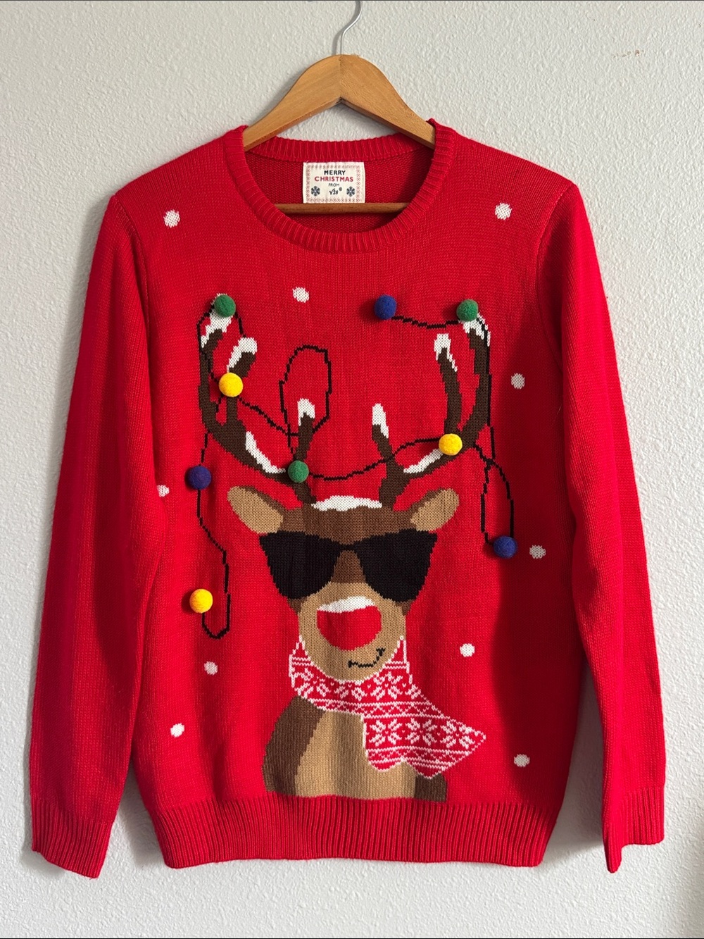 M Christmas Sweater - Reindeer with Pom Poms
